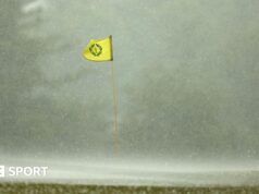 A terceira rodada do torneio memorial foi suspensa devido a trovoadas.