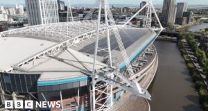3.000 painéis solares estão instalados na cobertura do Estádio do Principado.