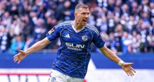 Edin Dzeko continua forte na Bósnia-Herzegovina.
