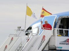 Avião que transportava o Papa no aeroporto de Madrid – Vaticano News
