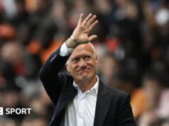 Didier Deschamps: Emoções e comemorações enquanto o técnico da França se prepara para sua despedida em casa