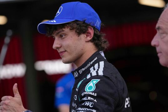 ‘Magic Lap’: Antonelli na pole em Mônaco enquanto Oscar sofre