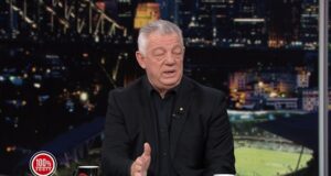Gus descobre uma mudança na lesão de Blue