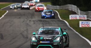 Marshall apresenta o Porsche Sprint Challenge com o Oulton Park Treble