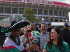 A Copa do Mundo começa com uma partida entre México e África do Sul no estádio que criou as lendas de Pelé e Maradona.