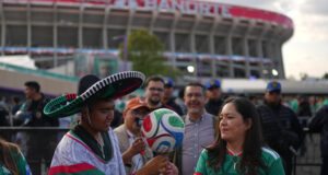 A Copa do Mundo começa com uma partida entre México e África do Sul no estádio que criou as lendas de Pelé e Maradona.