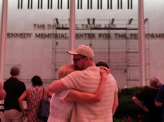 Nome de Trump removido do prédio do Kennedy Center