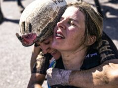 ‘É sobrevivência’ – Romy Kasper conduz Morgan Aguirre, companheiro de equipe da PAS Racing, através de lama, chuva, acidentes, dúvidas e paradas de trem no Unbound Gravel 200