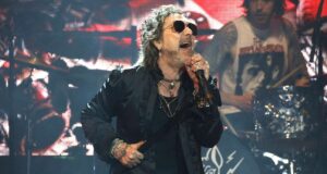 Black Crowes proíbe fãs de cantar hino americano ‘ignorante’ em show na Flórida, provocando vaias e greves