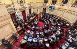 O governo de Xavier Miley recebeu metade da sanção do Senado para pagar a dívida POLÍTICA El Intransigente em 2001.
