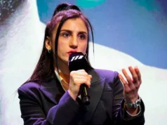 Elf Noor Tarhan não envia uma mensagem confusa com seus ataques poderosos.