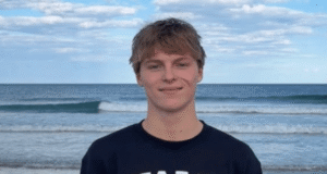 Yale garante compromisso verbal em 2027 do Junior National Qualifier Fin McLane
