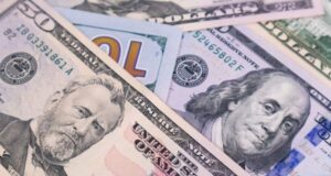 Três homens foram acusados de fraudar o IRS e a SBA em um esquema de folha de pagamento falsa de US$ 5,5 milhões.