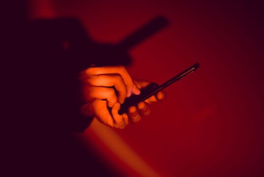 Android combate golpes telefônicos com novo recurso para verificar quem está ligando