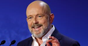 A chance de Steve Hilton de virar a cadeira de governador da Califórnia