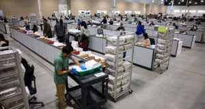 Como os votos são contados na Califórnia?
