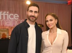 Jennifer Lopez responde a rumores de namoro de Brett Goldstein