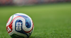 Quantos ingressos para a Copa do Mundo da USMNT foram vendidos em comparação com o México e Canadá?