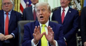 Relatório: Estúpido idiota vai para Nova York para estragar tudo