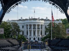 Donald Trump estaria deslocado em evento do UFC na Casa Branca