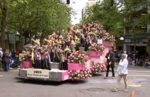 Rose Festival Grand Floral Parade para marcar o retorno de Portland