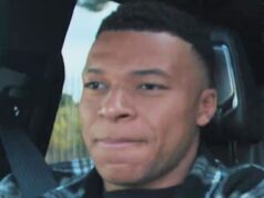 Kylian Mbappé prepara nova celebração para a seleção francesa vencedora da Copa do Mundo enquanto mostra seu talento musical secreto