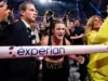 Katie Taylor se despede de Flora Paley em Croke Park em 5 de setembro.