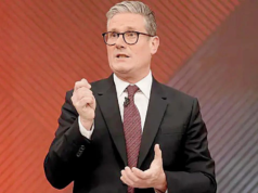 O Ministro das Forças Armadas britânicas, Al Carnes, renuncia devido a uma disputa sobre gastos de defesa com Keir Starmer
