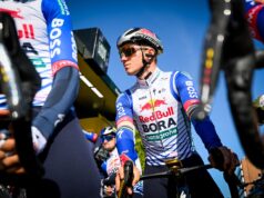 Por que a bicicleta de Remco Evenepoel está no Tour-Auvergne-Rhône-Alpes e ele não?