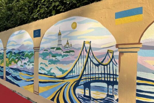 Mural coletivo ucraniano é inaugurado no bairro de Corvito, em Milão