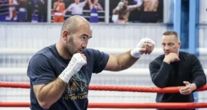 Murat Gesev, Michael Hunter para Tony Yuka, gol indiscutível