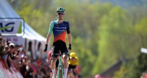 Um aviso para Pogačar e Vingegaard? Paul Seixas reivindica vários Strava KOMs no Col du Tourmalet durante o reconhecimento da etapa de montanha do Tour de France.