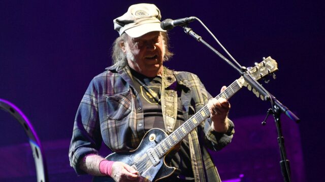Neil-Young-at-Farm-Aid.jpg