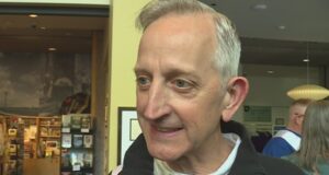 O prefeito Wilson alerta que o sistema habitacional acessível de Portland está à beira do colapso financeiro.