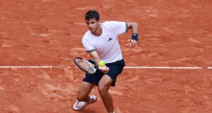 Sangue novo: Jakub Mensik, Rafael Jodar e João Fonseca chegam às quartas de final da França