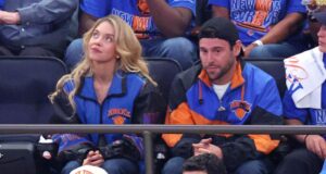 Por que Scooter Braun e Sydney Sweeney não estão sentados na quadra do MSG
