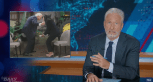 Jon Stewart critica Trump por se recusar a falar com a mídia