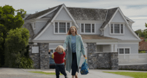 Sarah Snook e ‘Her Fault’ explicam pistas ocultas de artesanato – assista