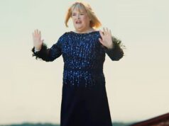 A transformação chocante de Susan Boyle explicada enquanto a estrela misteriosa canta ‘Commando’ na ponte