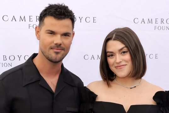 A estrela de Crepúsculo Taylor Lautner compartilha emoção após a revelação do sexo do primeiro filho: sonhos se tornando realidade