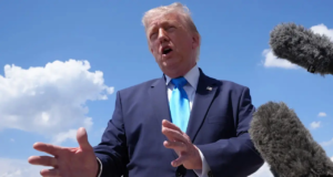 O presidente Trump afirma que as forças armadas do Irã foram severamente enfraquecidas em meio às tensões contínuas