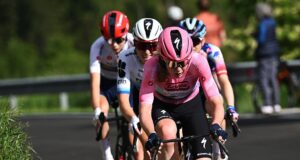 ‘Hoje o dia está ótimo. Mas também foi um dia difícil’ – Anna Van der Breggen defende o Giro Women GC como líder da etapa nas montanhas Dolomitas