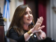 Victoria Villaruel divergiu do governo e enviou flores seguindo a política Indio Solari do El Intransigente.
