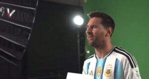 A seleção argentina filmou os gráficos para a TV da Copa do Mundo com Messi, muitas piscadas e um “ator” Scaloni