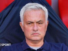 Real Madrid: José Mourinho renomeado treinador principal com contrato de três anos