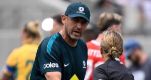 O técnico de futebol Tony Popovic está satisfeito com a resposta contra a Suíça após outro início lento