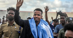 Árbitro somali acusado pelos Estados Unidos de ser banido da Copa do Mundo para apitar a Supercopa Europeia, disse a Uefa