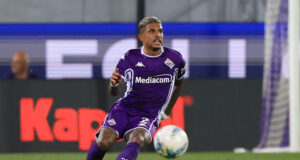 Napoli e Roma seguem Fiorentina Mainstay