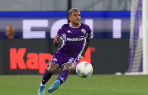 Napoli e Roma seguem Fiorentina Mainstay