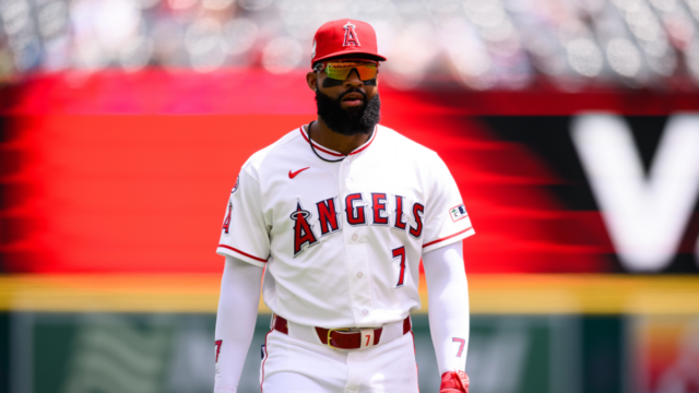 Jo Adell permite um home run de cabeça: como o infeliz erro do Angels OF acaba em Jose Canseco
